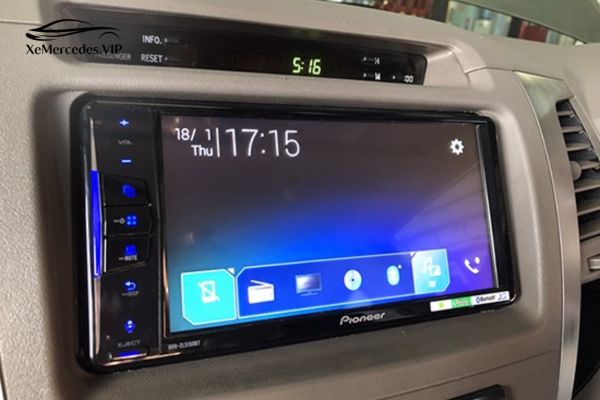 man hinh o to android pioneer avh