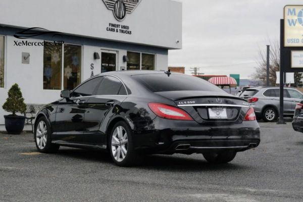 mercedes cls 500 coupe dong co manh me voi dung tich 4 7l